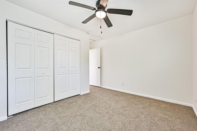 425 E Castle Harbour Drive, Friendswood, TX 77546