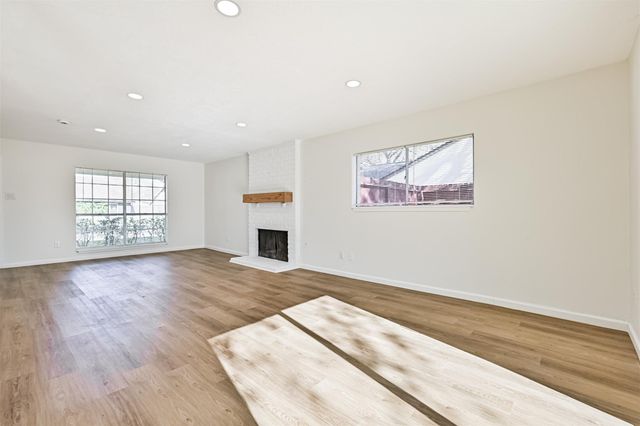 425 E Castle Harbour Drive, Friendswood, TX 77546