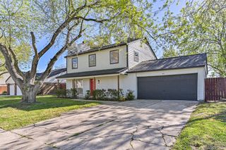 425 E Castle Harbour Drive, Friendswood, TX 77546