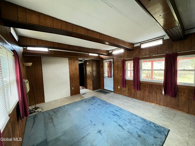 68 Heath Road, Corinth, NY 12822