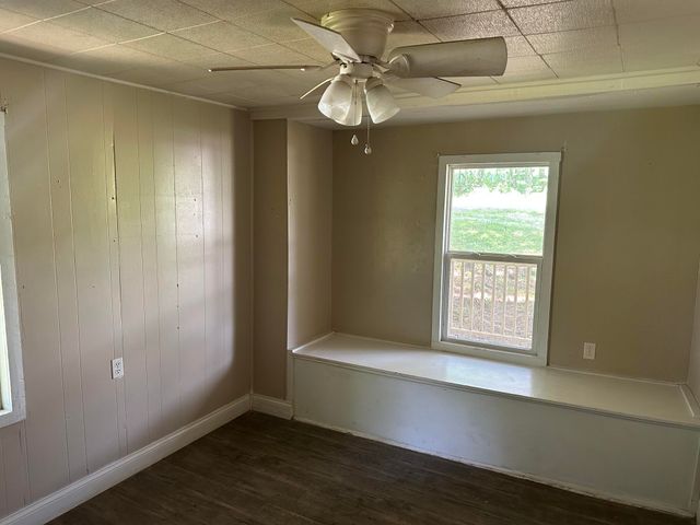 1094 Barnesburg Road, Somerset, KY 42503