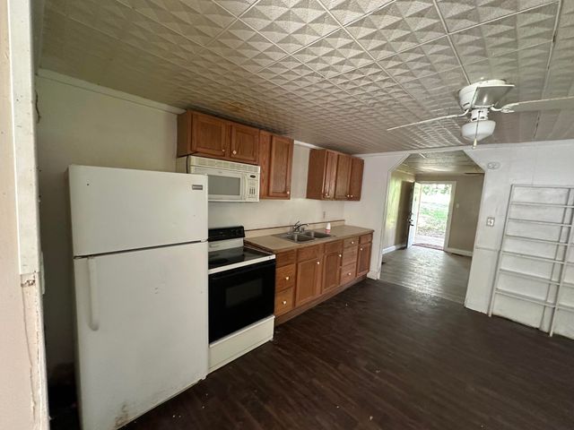 1094 Barnesburg Road, Somerset, KY 42503