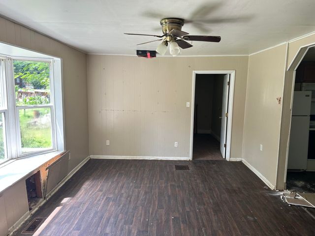 1094 Barnesburg Road, Somerset, KY 42503