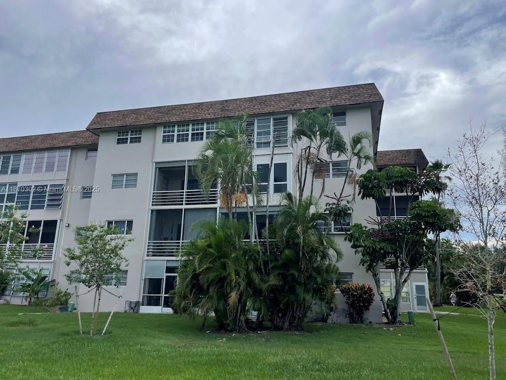 2500 SW 81st Ave 102, Davie, FL 33324