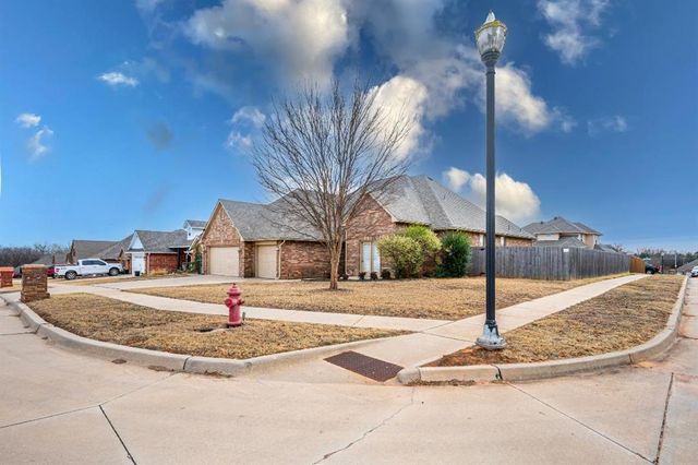 3204 Valley Brook, Norman, OK 73071