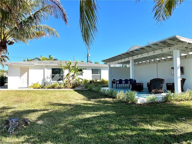 555 14th ST N, Naples, FL 34102