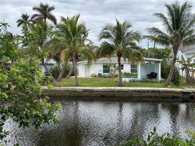 555 14th ST N, Naples, FL 34102