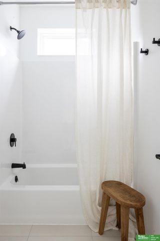 5321 Elmwood Plaza, Omaha, NE 68106