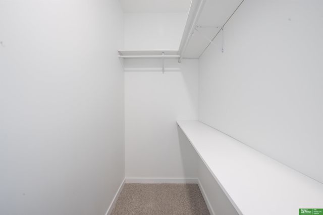 5321 Elmwood Plaza, Omaha, NE 68106