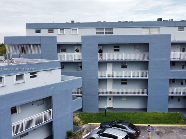 9351 Fontainebleau Blvd B403, Miami, FL 33172