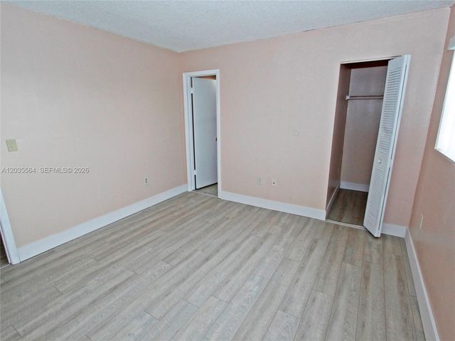 9351 Fontainebleau Blvd B403, Miami, FL 33172