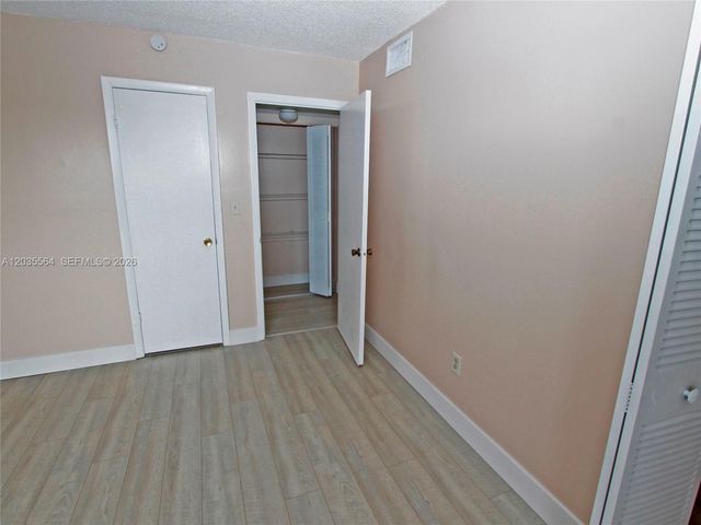 9351 Fontainebleau Blvd B403, Miami, FL 33172