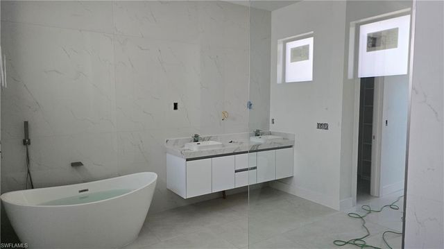 2006 Nelson RD N, Cape Coral, FL 33993