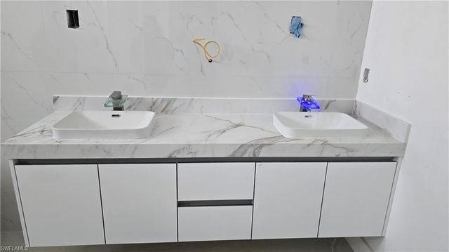 2006 Nelson RD N, Cape Coral, FL 33993