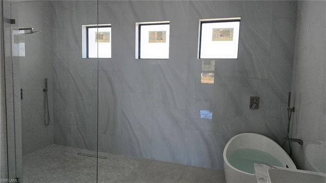 2006 Nelson RD N, Cape Coral, FL 33993