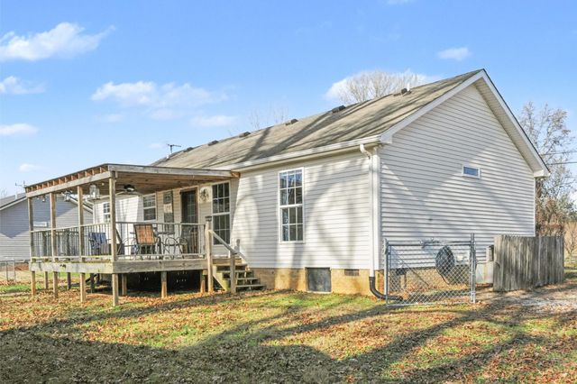 369 N Harris Rd, Portland, TN 37148