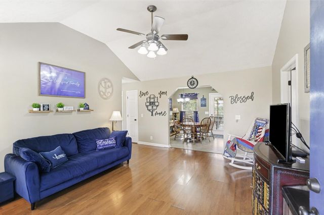 369 N Harris Rd, Portland, TN 37148