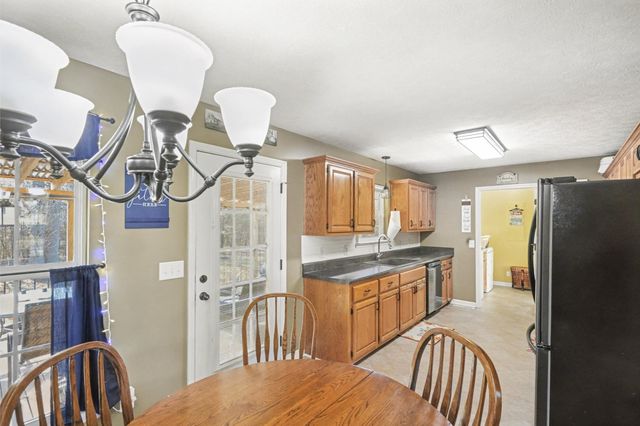 369 N Harris Rd, Portland, TN 37148