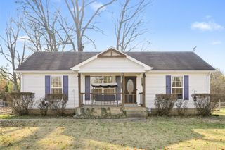 369 N Harris Rd, Portland, TN 37148