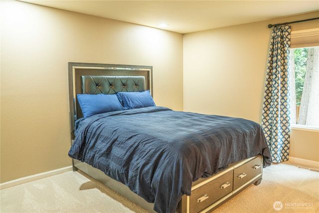 22039 NE 15th Street, Sammamish, WA 98074