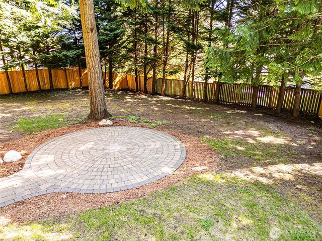 22039 NE 15th Street, Sammamish, WA 98074