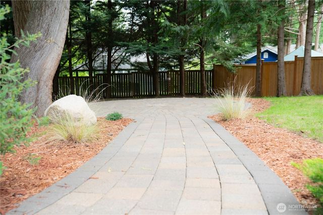 22039 NE 15th Street, Sammamish, WA 98074