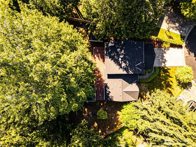 22039 NE 15th Street, Sammamish, WA 98074