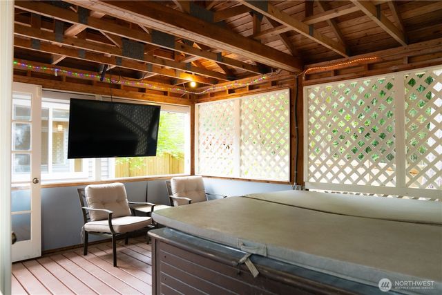 22039 NE 15th Street, Sammamish, WA 98074