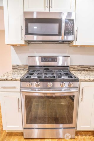 22039 NE 15th Street, Sammamish, WA 98074