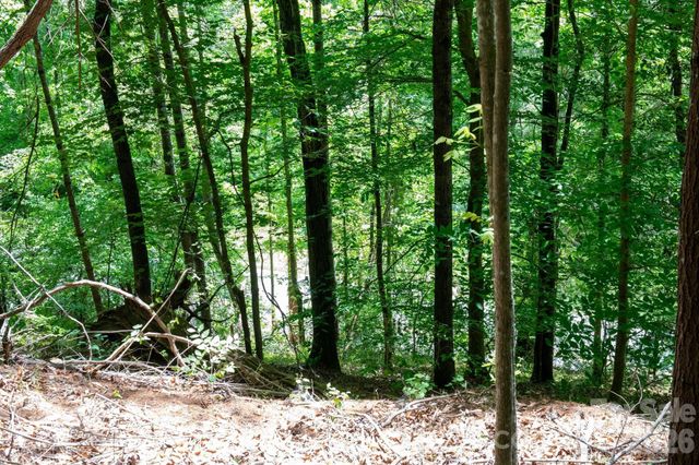 000 Narrow Gauge Drive 18, Lenoir, NC 28645
