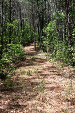 000 Narrow Gauge Drive 18, Lenoir, NC 28645