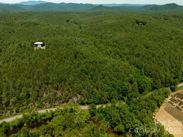 000 Narrow Gauge Drive 18, Lenoir, NC 28645