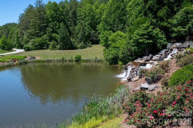 000 Narrow Gauge Drive 18, Lenoir, NC 28645
