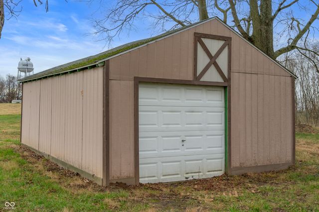 10021 N State Road 9 Road N, Hope, IN 47246