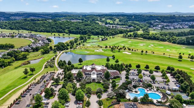 8514 Blanton Ct, College Grove, TN 37046