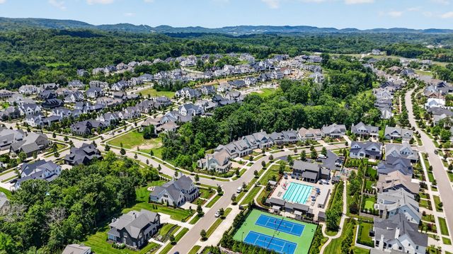 8514 Blanton Ct, College Grove, TN 37046