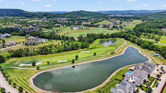 8514 Blanton Ct, College Grove, TN 37046