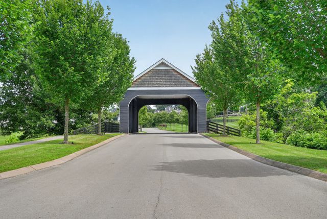 8514 Blanton Ct, College Grove, TN 37046