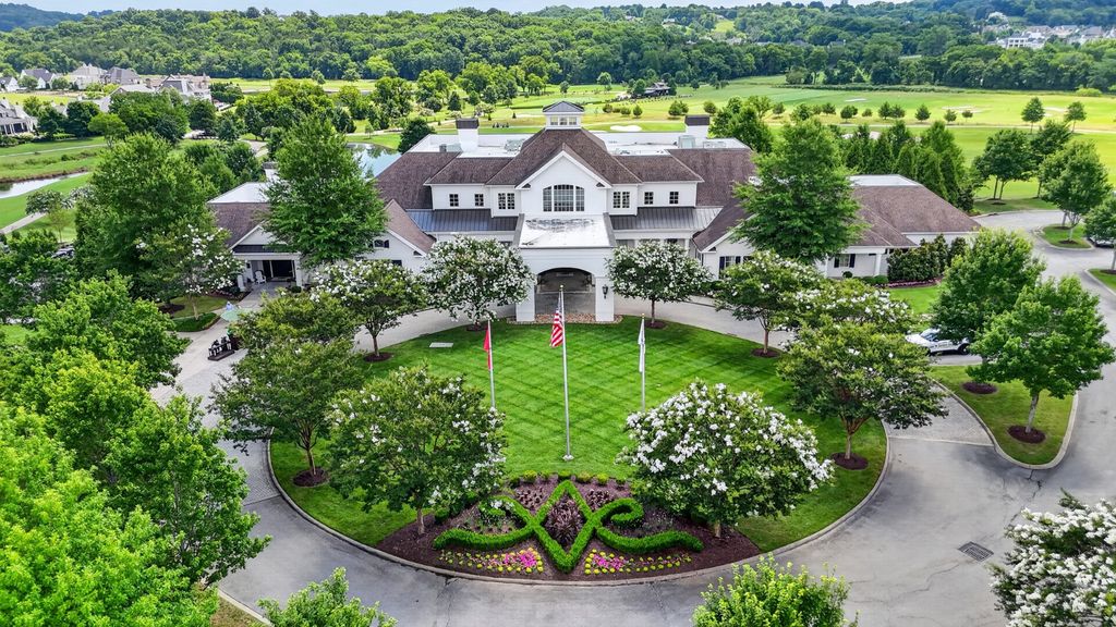 8514 Blanton Ct, College Grove, TN 37046