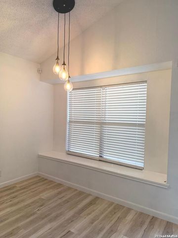 4229 SUNRISE CREEK DR, San Antonio, TX 78244