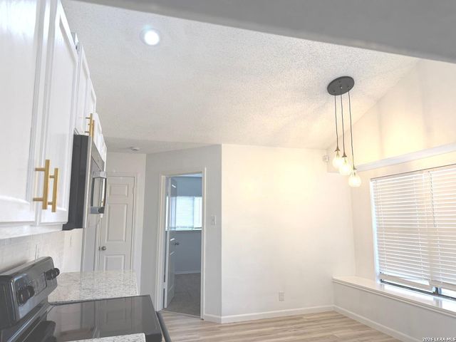 4229 SUNRISE CREEK DR, San Antonio, TX 78244