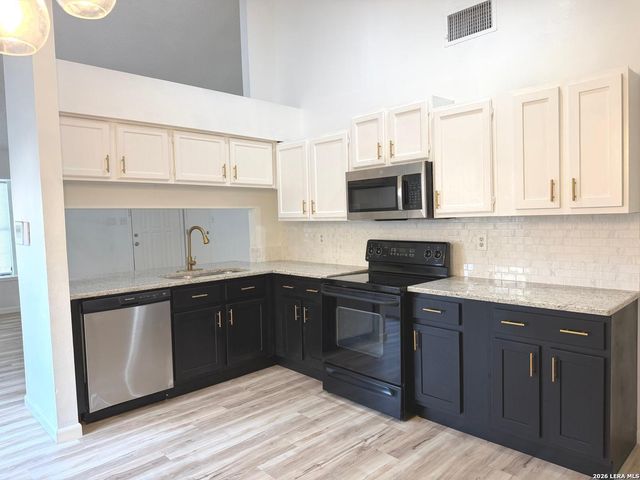 4229 SUNRISE CREEK DR, San Antonio, TX 78244