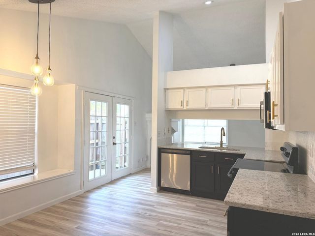 4229 SUNRISE CREEK DR, San Antonio, TX 78244