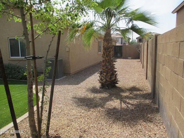 22174 W DESERT BLOOM Street, Buckeye, AZ 85326