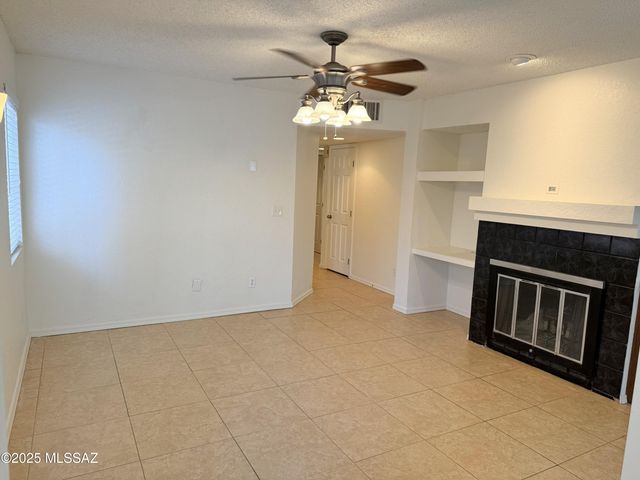 6041 N Reliance Drive, Tucson, AZ 85704