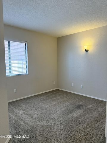 6041 N Reliance Drive, Tucson, AZ 85704