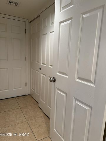 6041 N Reliance Drive, Tucson, AZ 85704