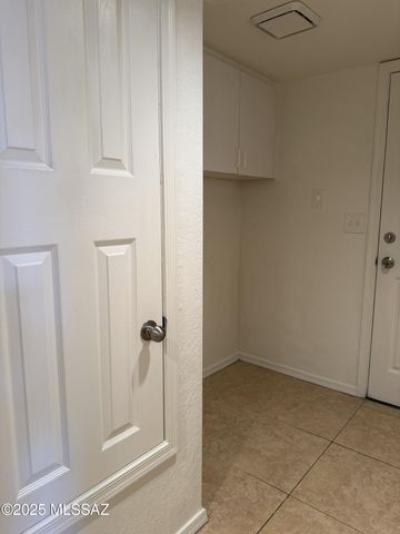 6041 N Reliance Drive, Tucson, AZ 85704