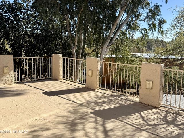 6041 N Reliance Drive, Tucson, AZ 85704