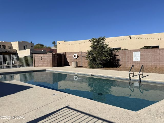 6041 N Reliance Drive, Tucson, AZ 85704